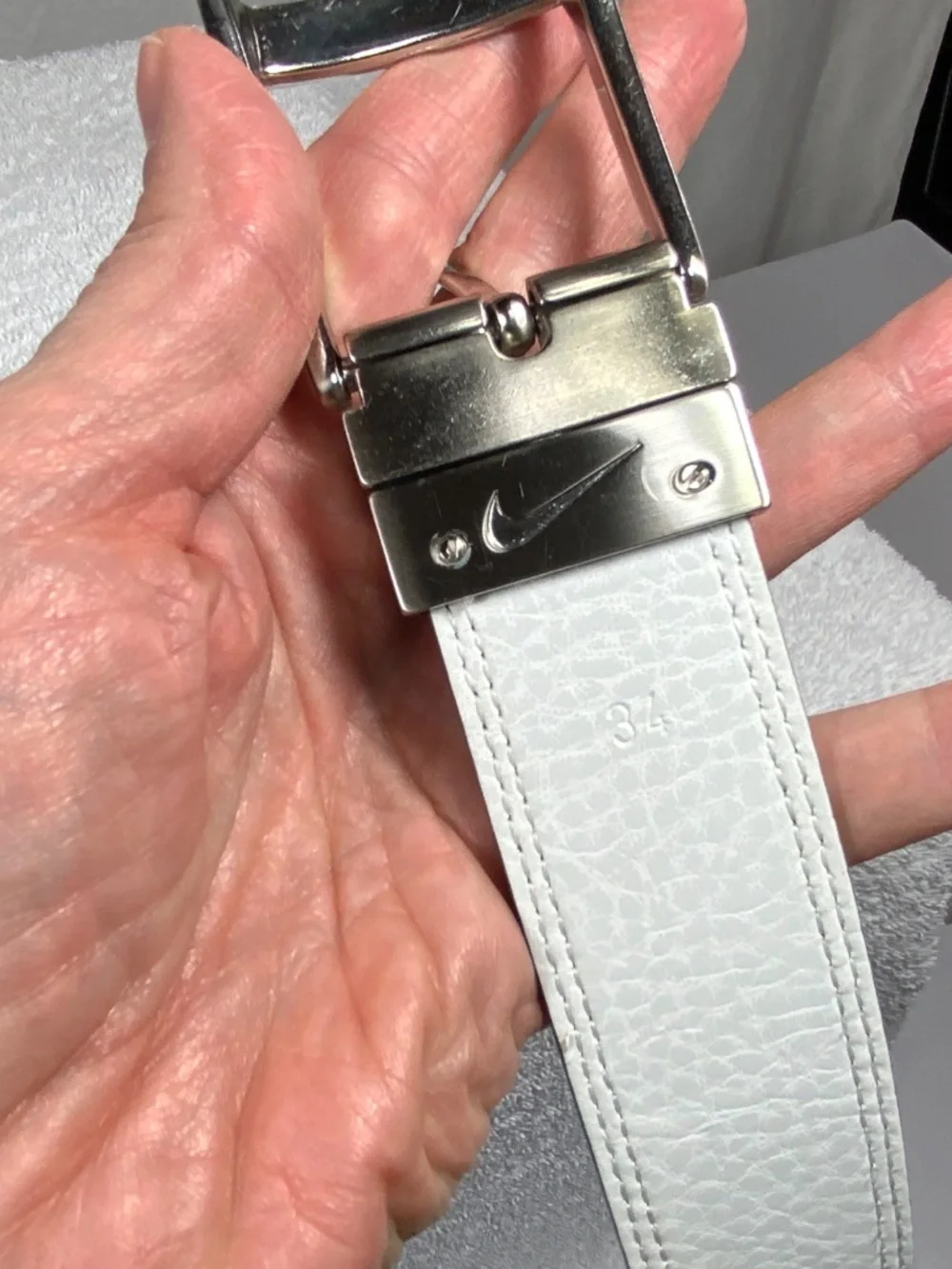 Nike Reversible White and Gray Belt - Size 34